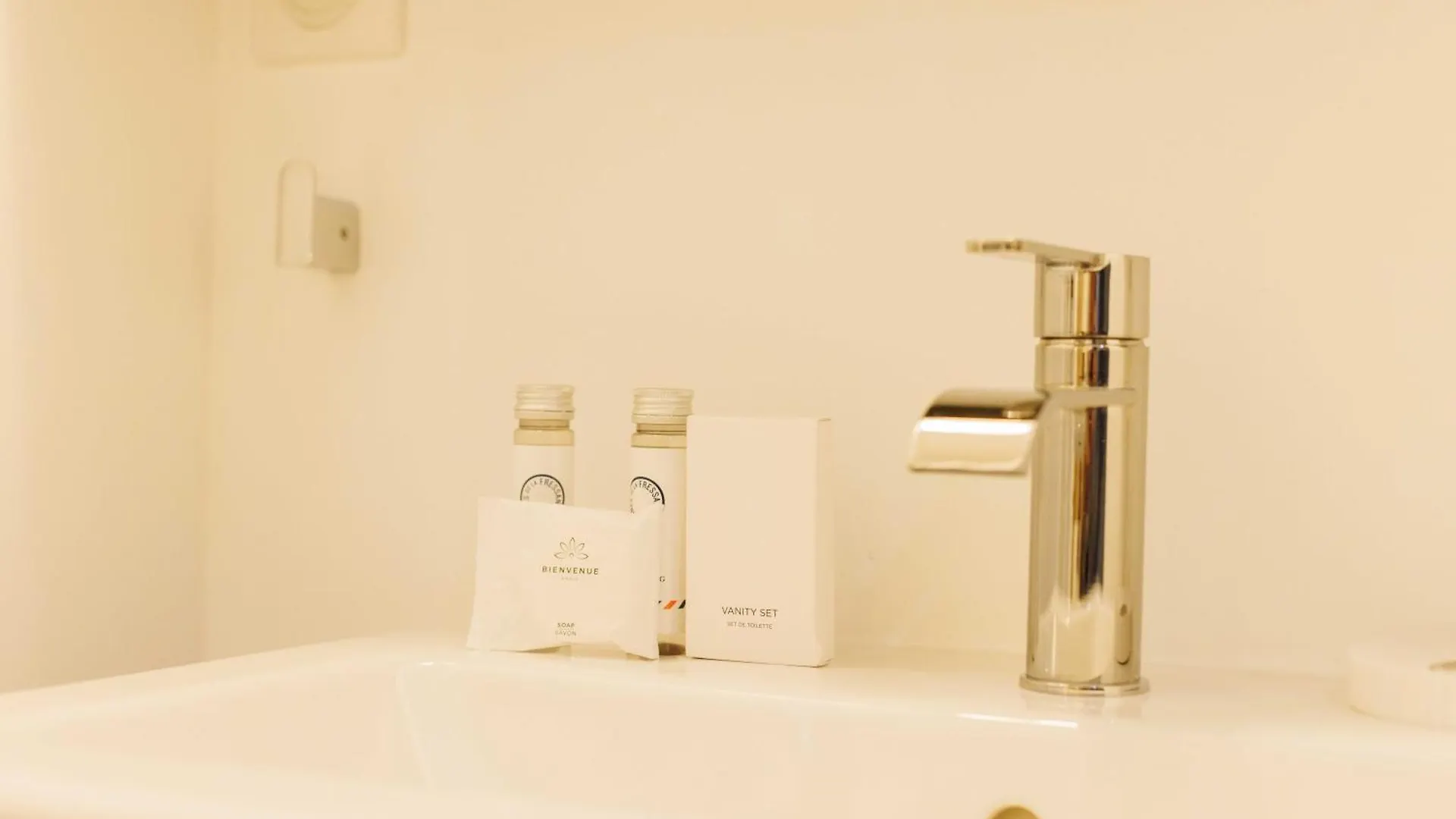 Exceptionnel Duplex A Proximite De Montmartre! Apartment Paris