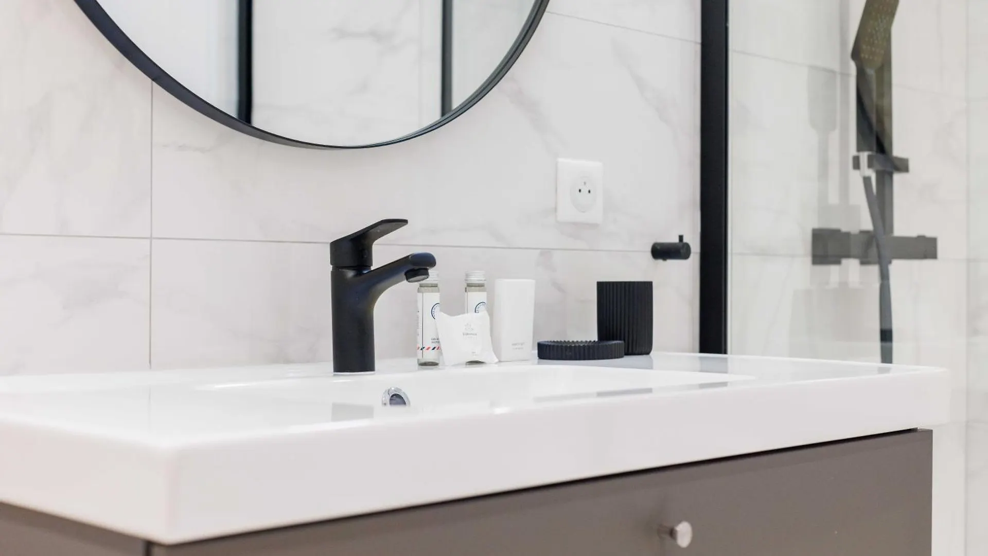 Exceptionnel Duplex A Proximite De Montmartre! Apartment Paris 0*,  France