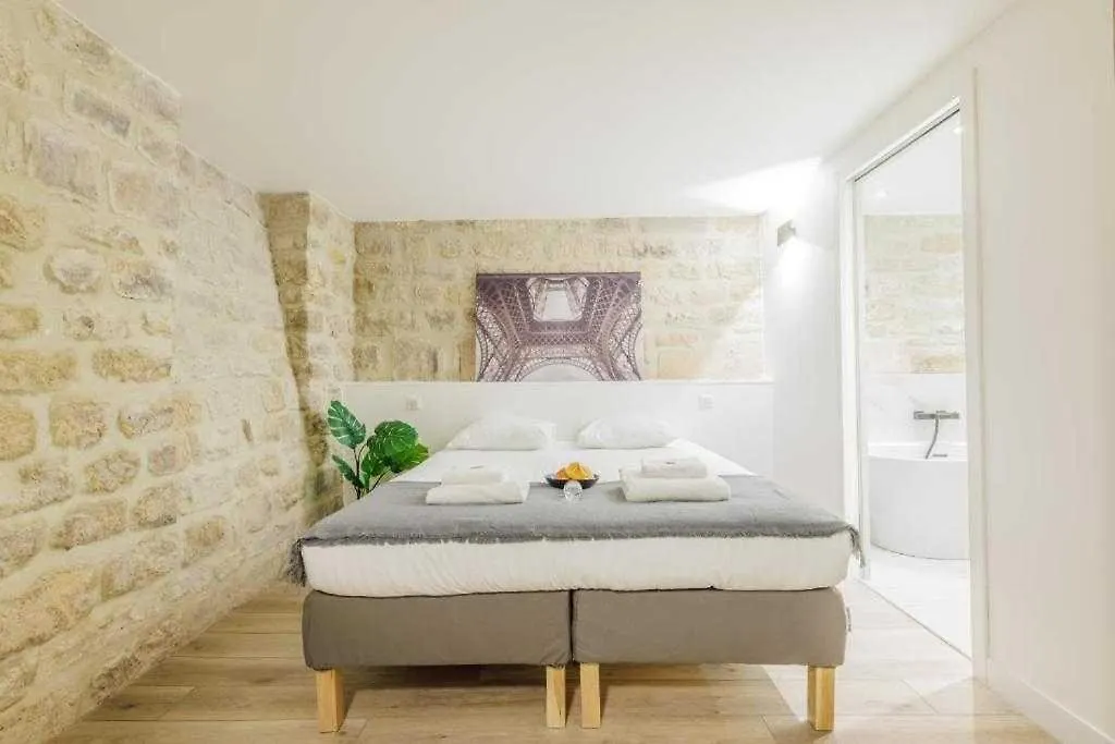 Exceptionnel Duplex A Proximite De Montmartre! Apartment Paris
